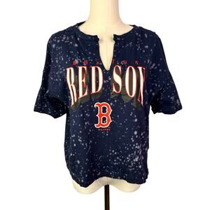 Women’s medium Boston Red Sox Navy Blue crop T-Shirt